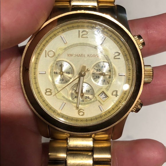 Michael Kors Chrono Champagne Dial Men’s Watch - Picture 4 of 4